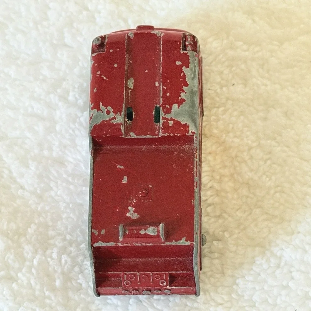 Vintage Matchbox Lesney #9 Merryweather Marquis Series III Fire Engine England